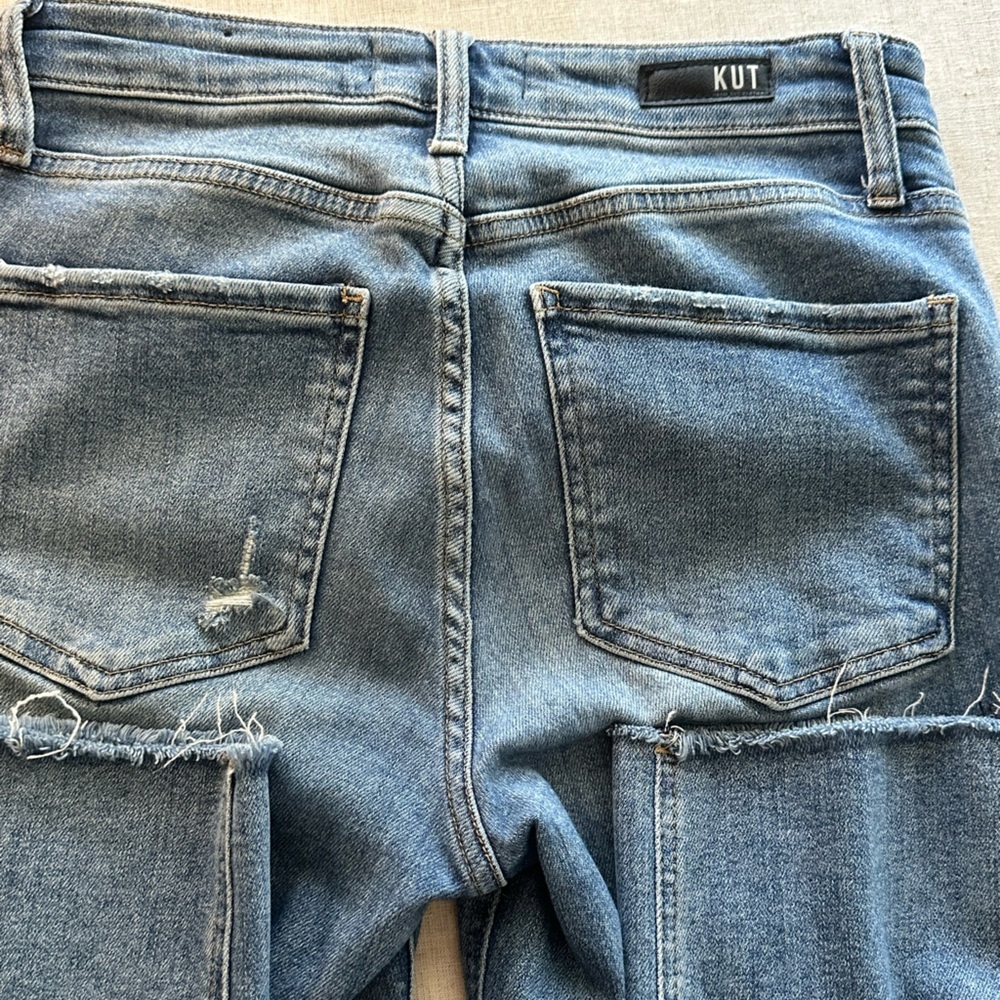 Kut from the Kloth Medium Blue Denim Distressed Button Fly Jeans Size 2 - Picture 7 of 11